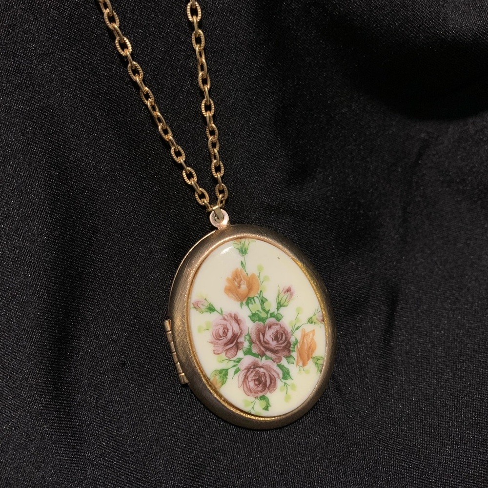 Vintage Floral Locket